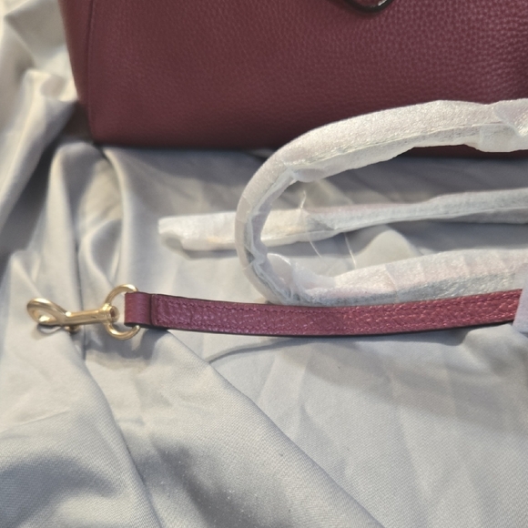 Coach Pink Leather Shoulder Bag with Gold Accents - Picture 2 of 10